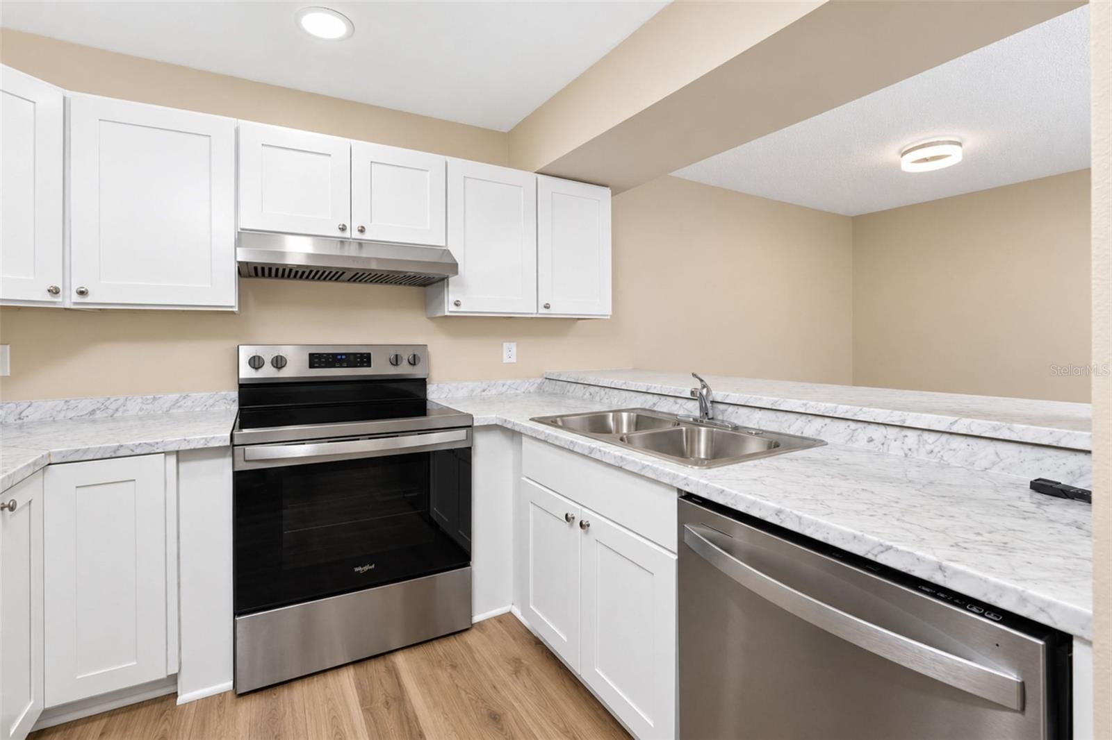 642 Bird Bay Dr E #205 Property Photo 8