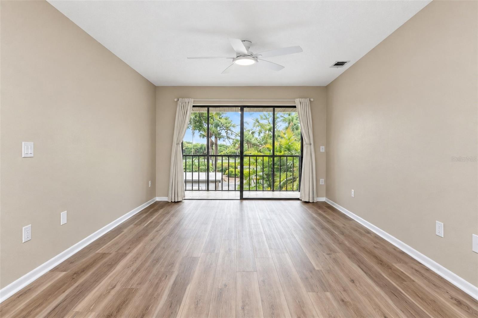 642 Bird Bay Dr E #205 Property Photo 13