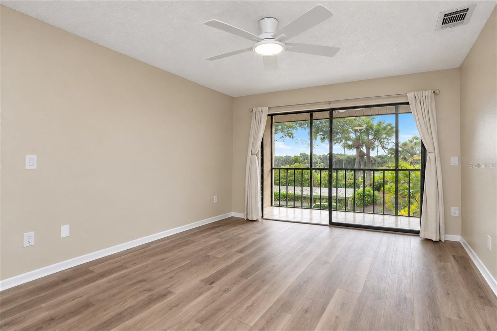 642 Bird Bay Dr E #205 Property Photo 14
