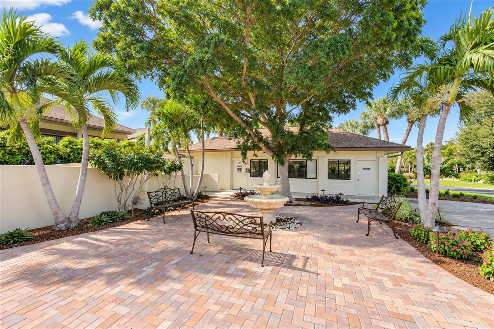 642 Bird Bay Dr E #205 Property Photo 100