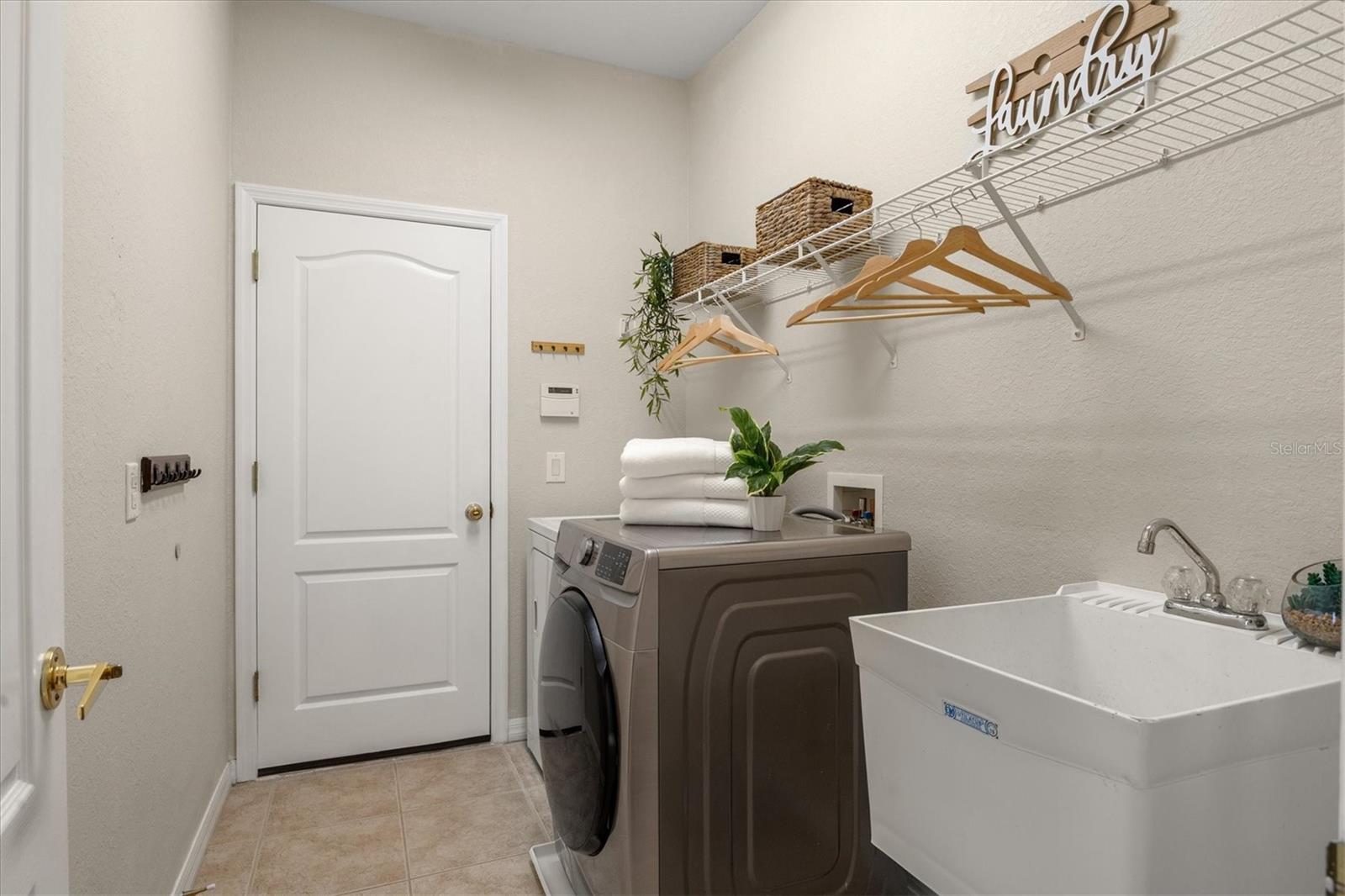 11504 Dancing River Dr Property Photo 23