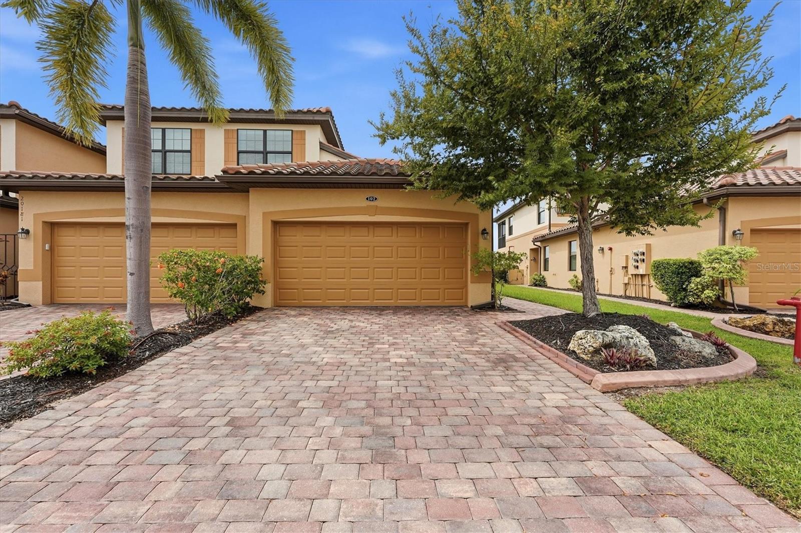 20181 RAGAZZA CIR #102 Property Photo 1