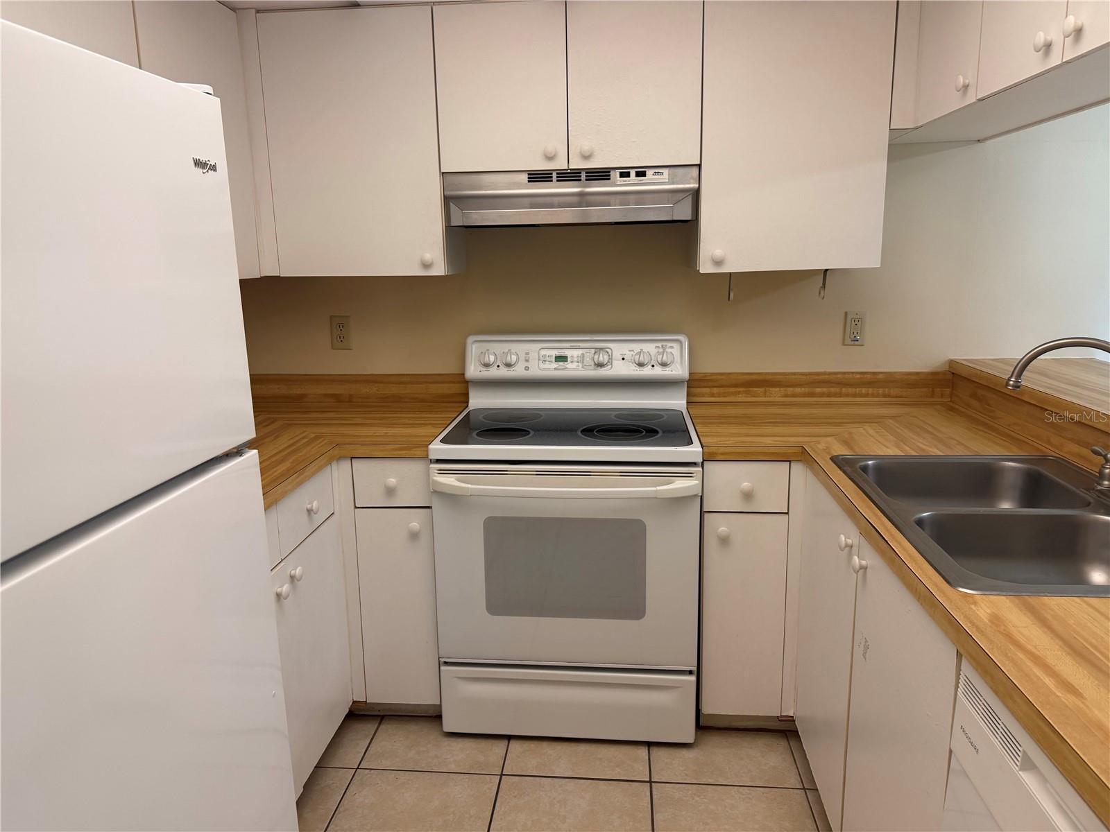 638 Bird Bay Dr E #208 Property Photo 5