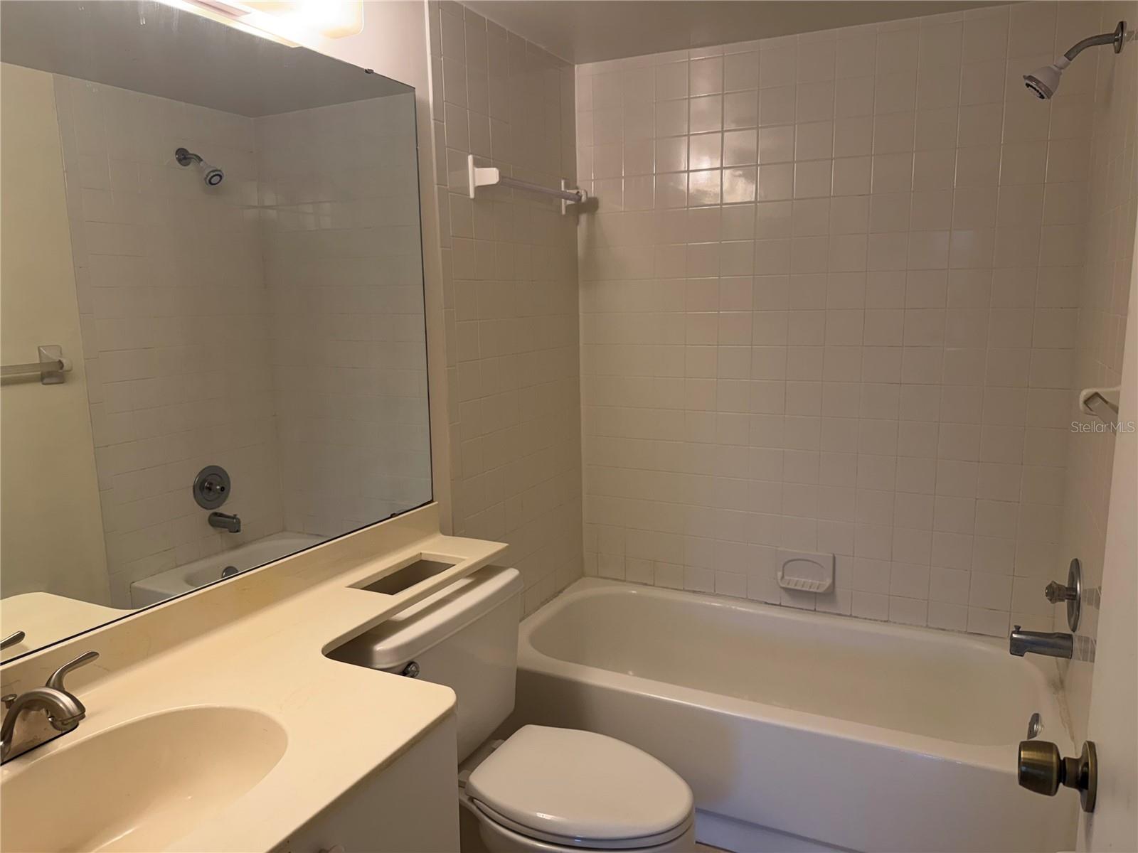 638 Bird Bay Dr E #208 Property Photo 8
