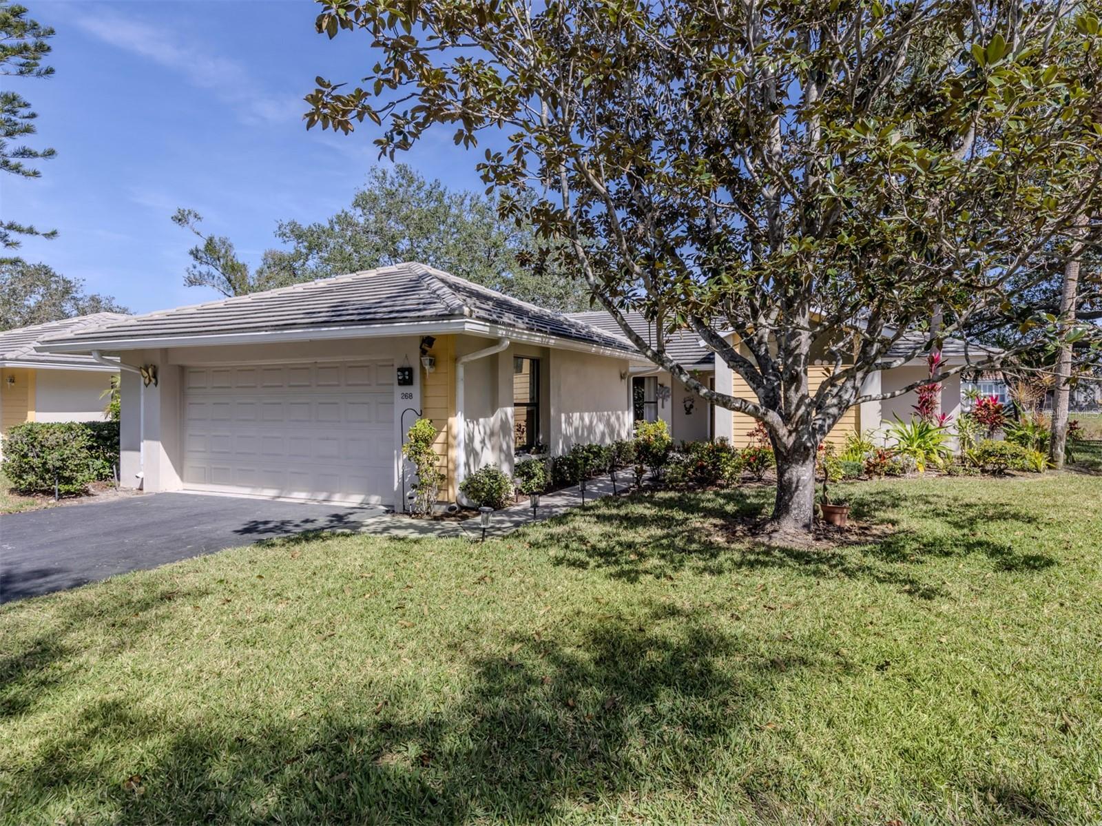 268 Southampton Dr #309 Property Photo 2