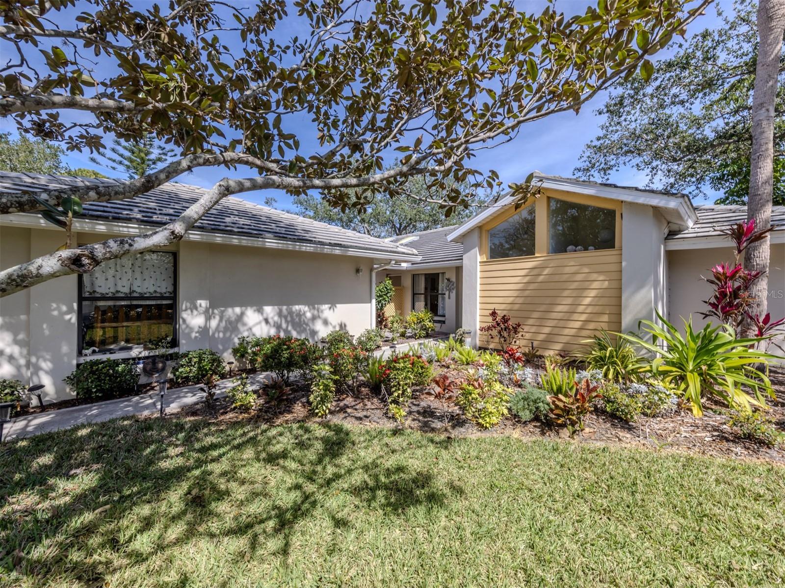 268 Southampton Dr #309 Property Photo 4
