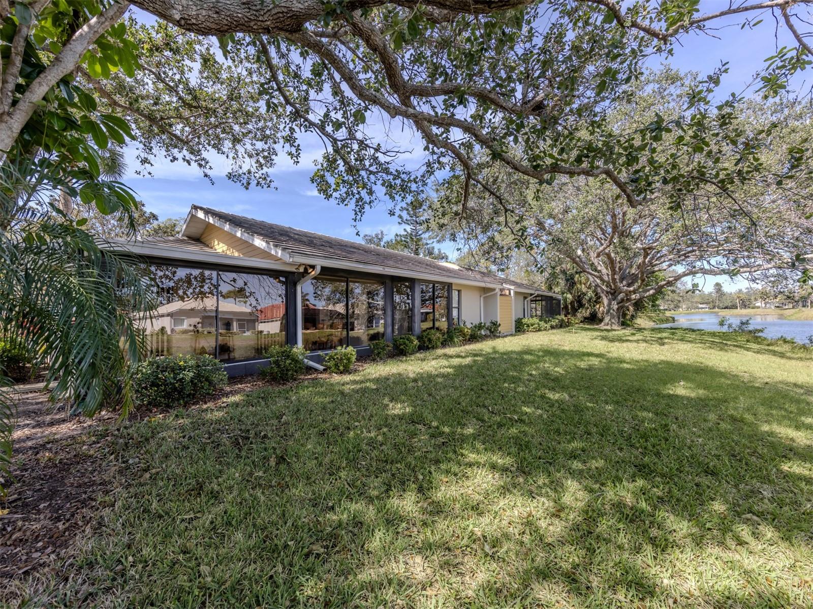 268 Southampton Dr #309 Property Photo 8