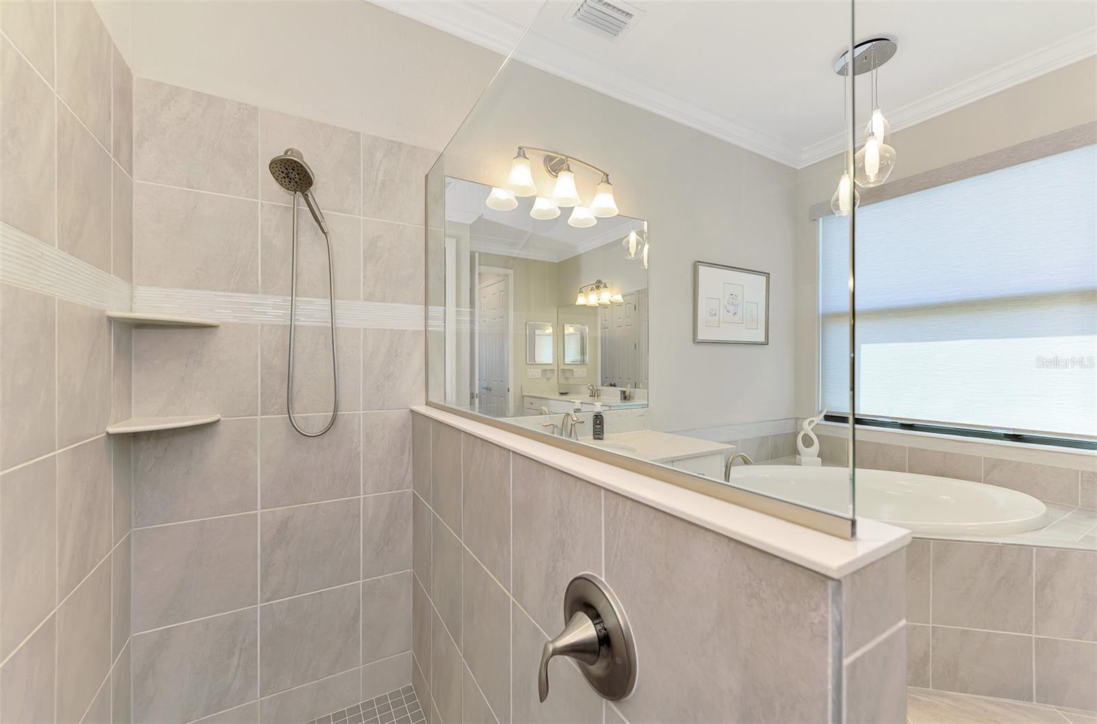 23423 Waverly Cir Property Photo 51