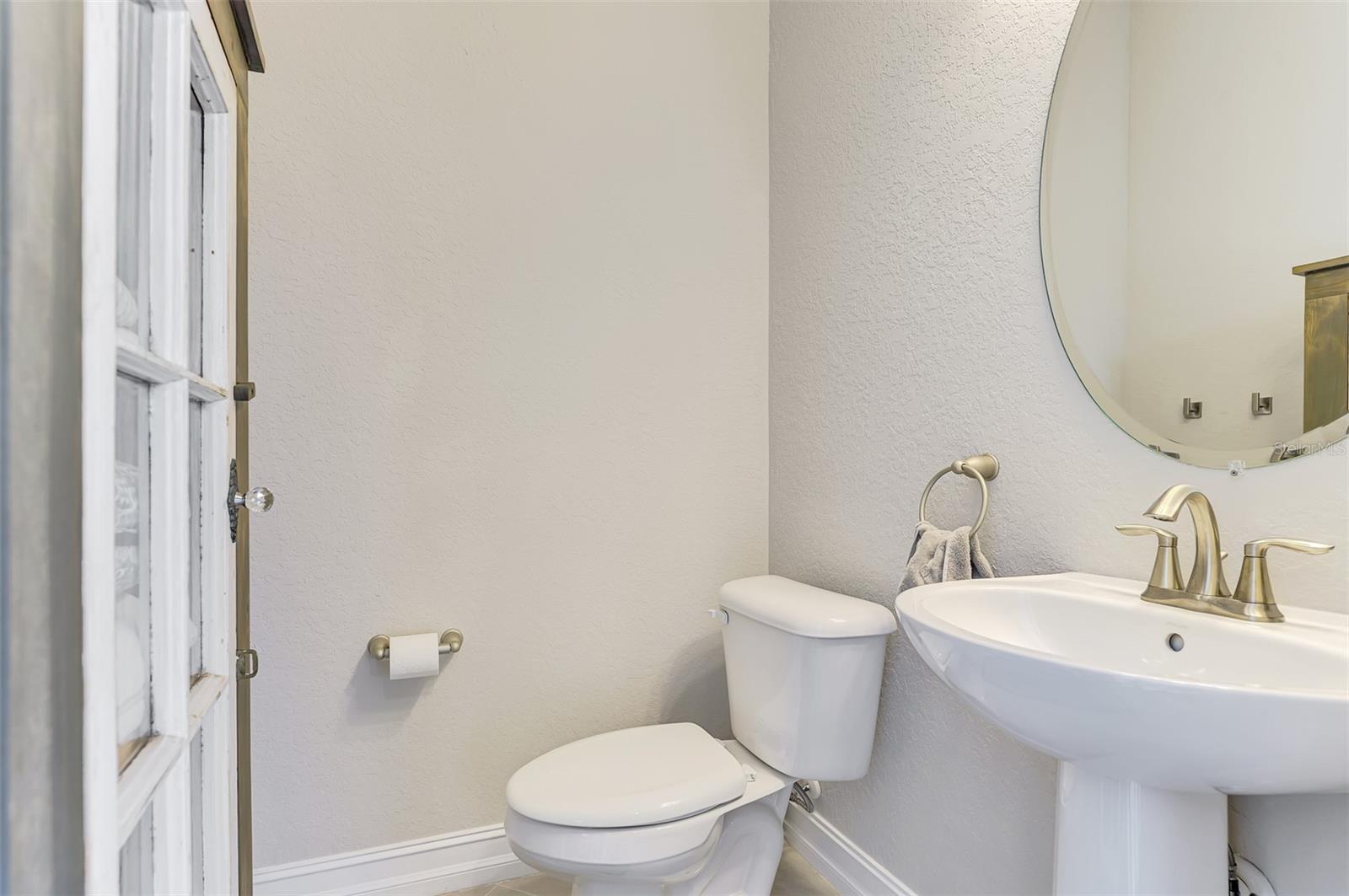 23423 Waverly Cir Property Photo 70