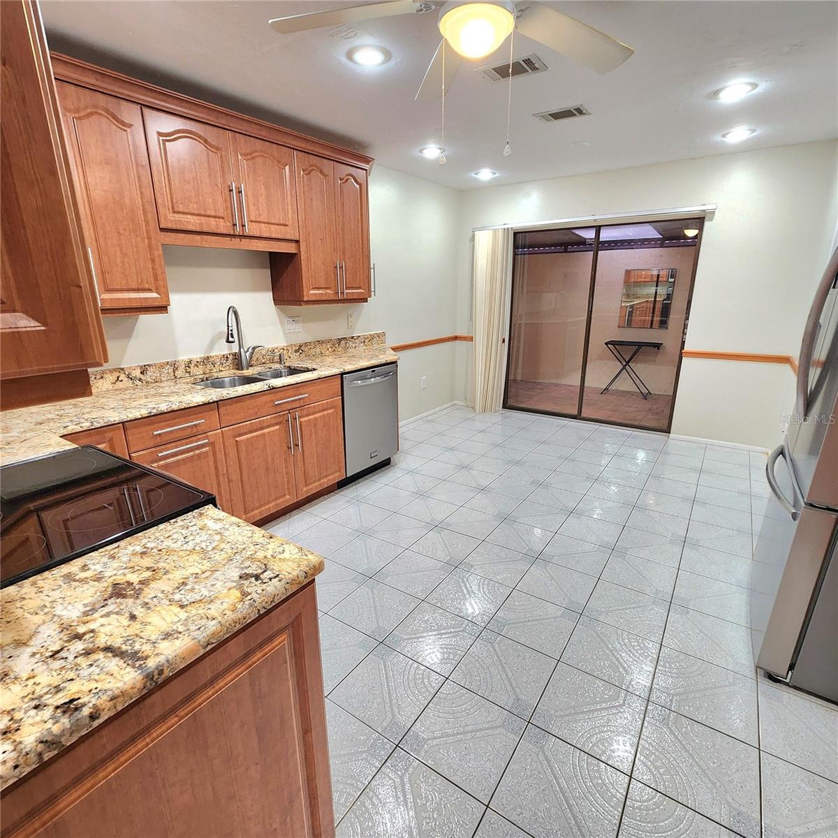 49 Sandstone Cir Property Photo 5