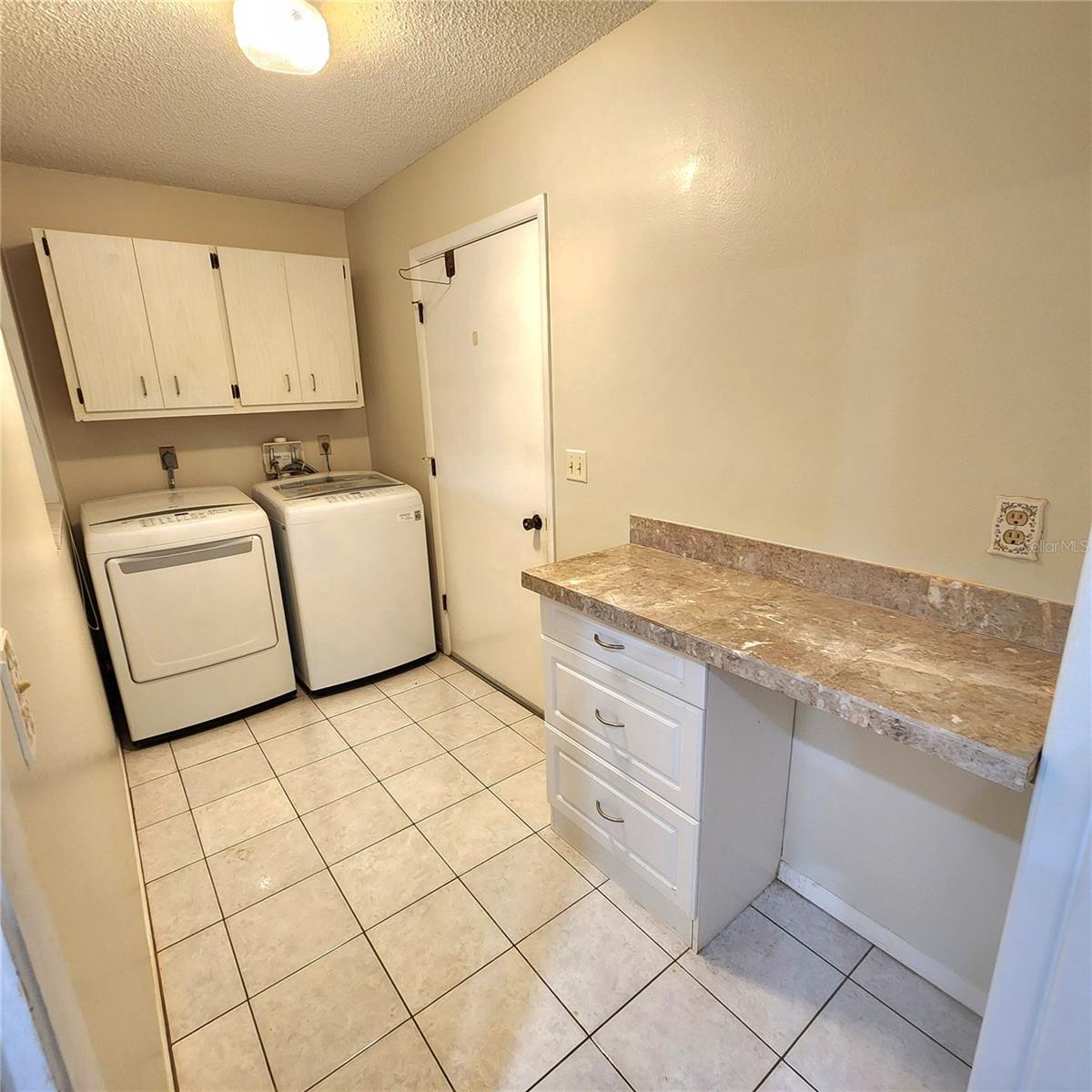 49 Sandstone Cir Property Photo 16