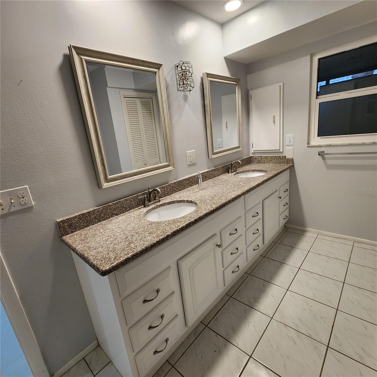 49 Sandstone Cir Property Photo 32