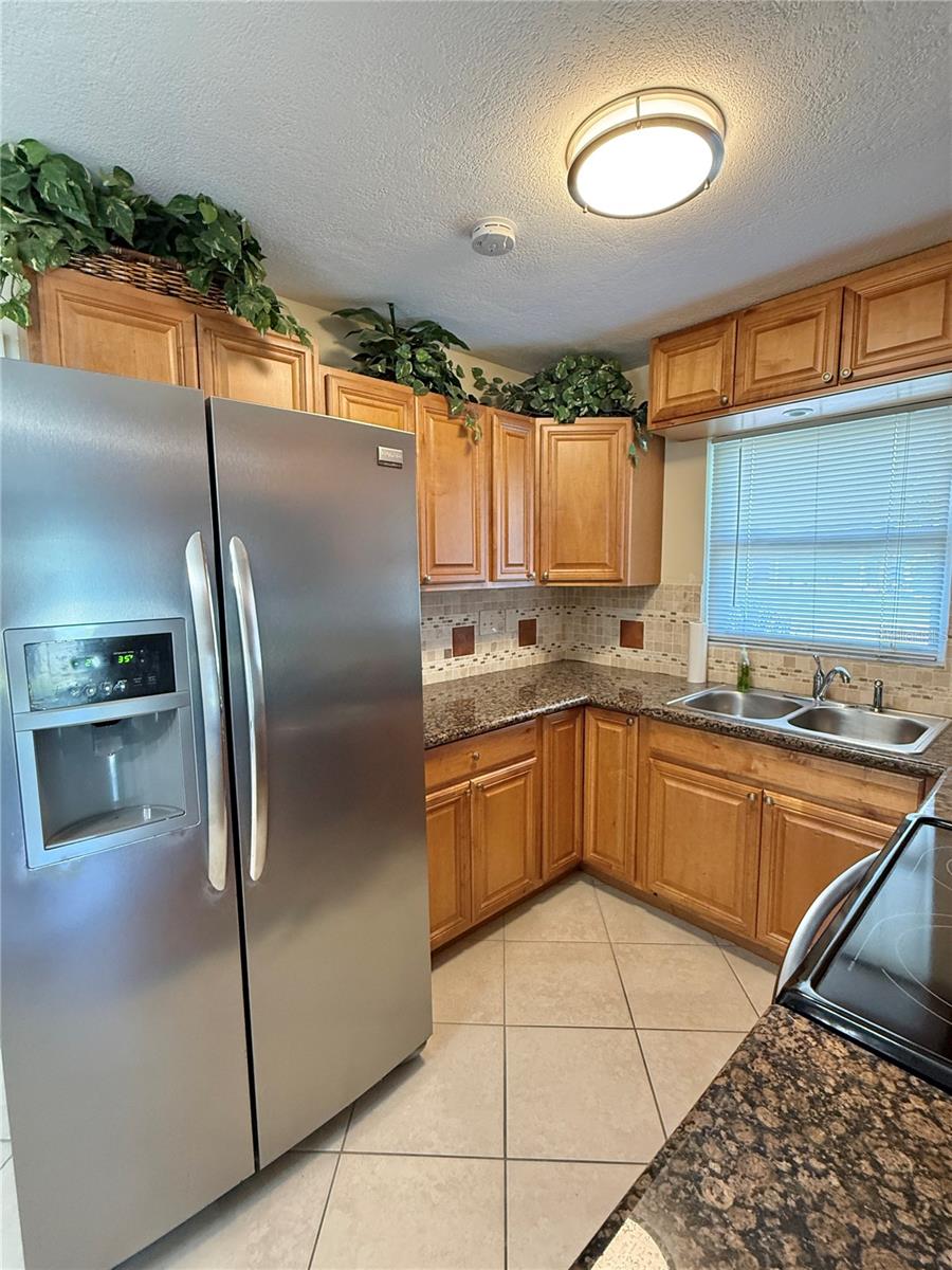 1036 Hope St Property Photo 5