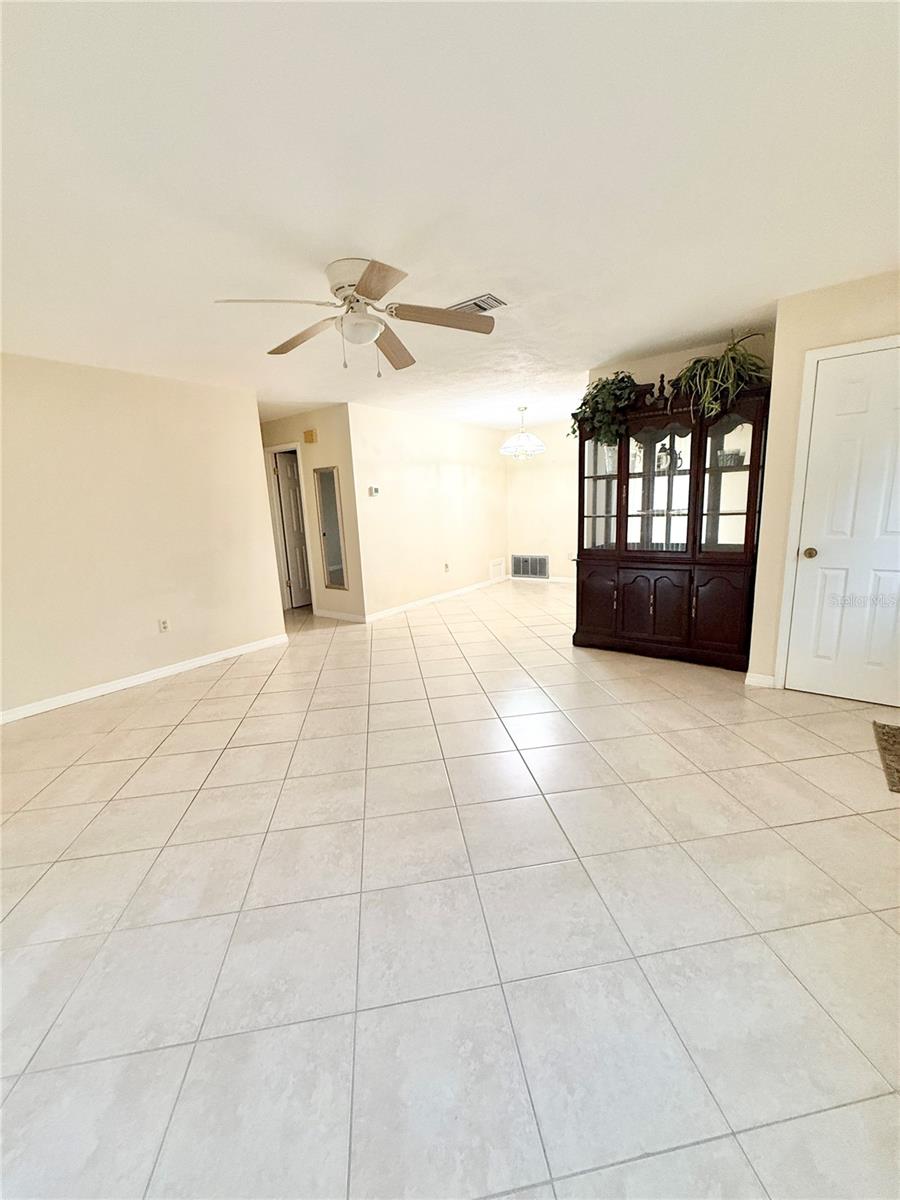 1036 Hope St Property Photo 6