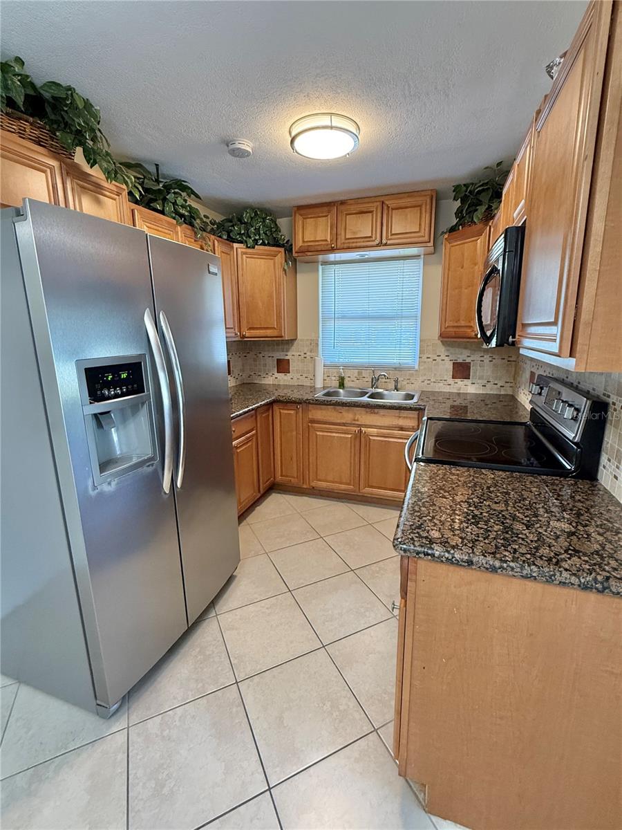 1036 Hope St Property Photo 7