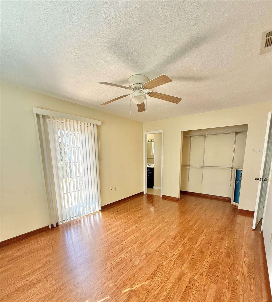 1036 Hope St Property Photo 9