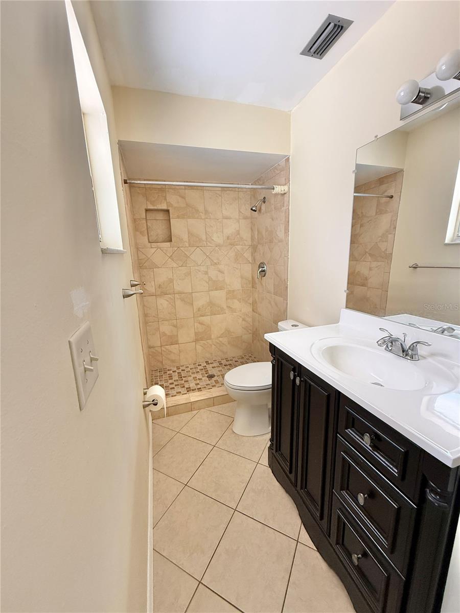 1036 Hope St Property Photo 10