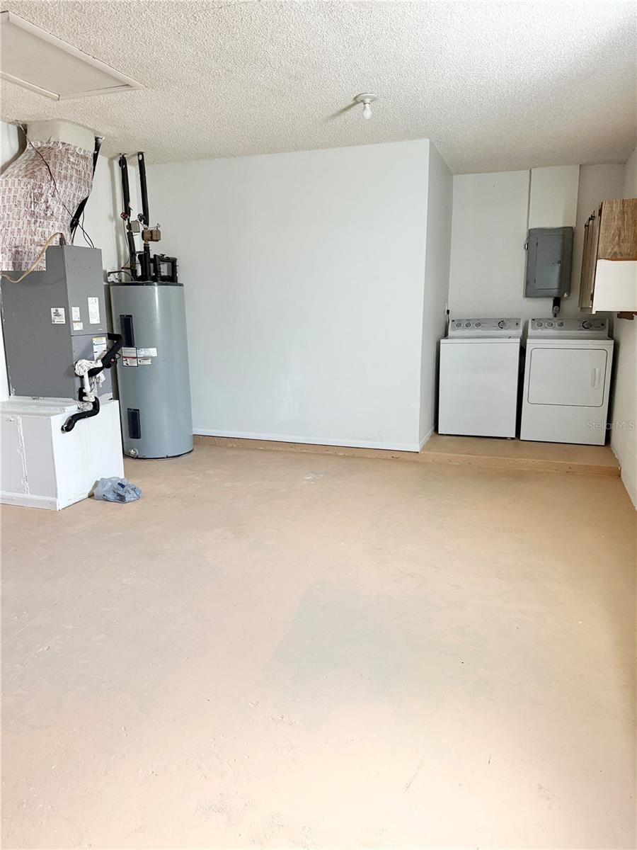 1036 Hope St Property Photo 14