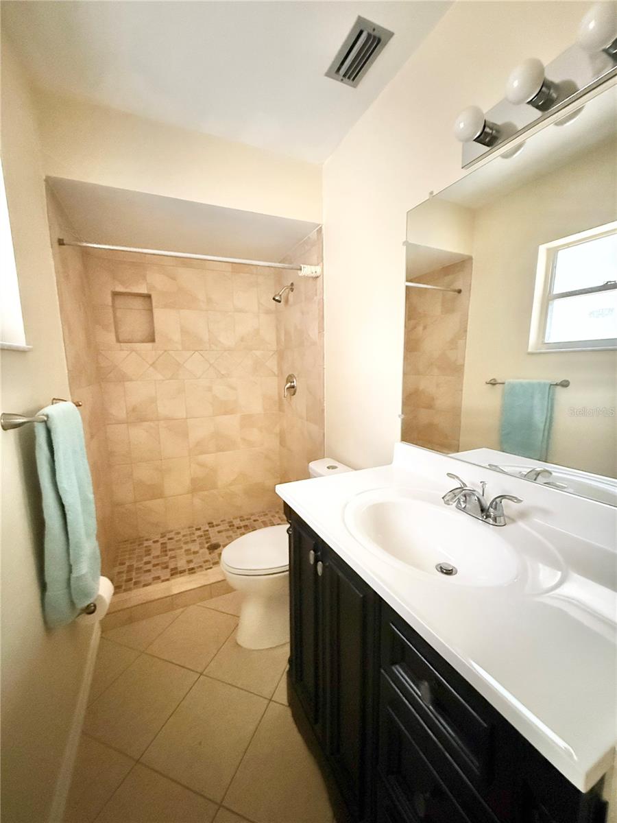 1036 Hope St Property Photo 15