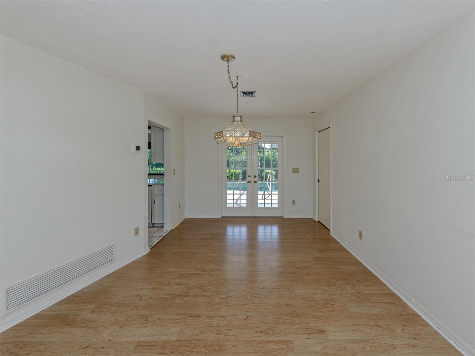 7068 Denmark St Property Photo 5