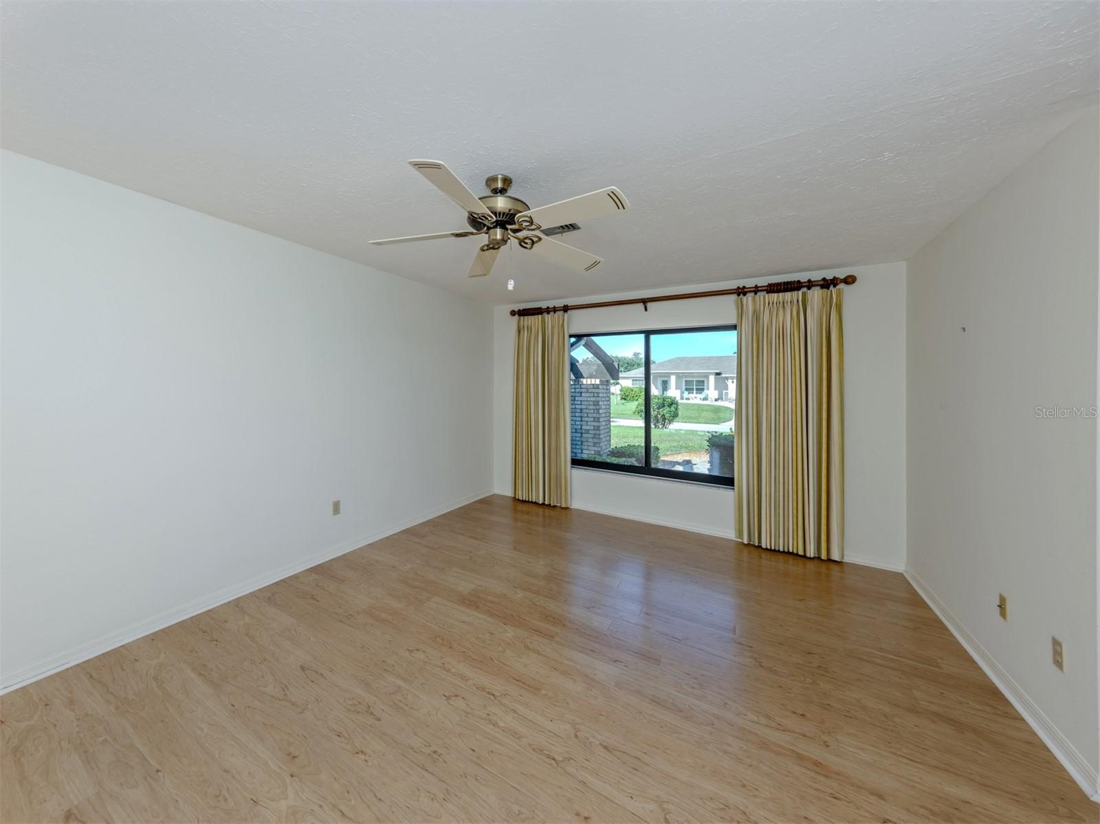 7068 Denmark St Property Photo 8