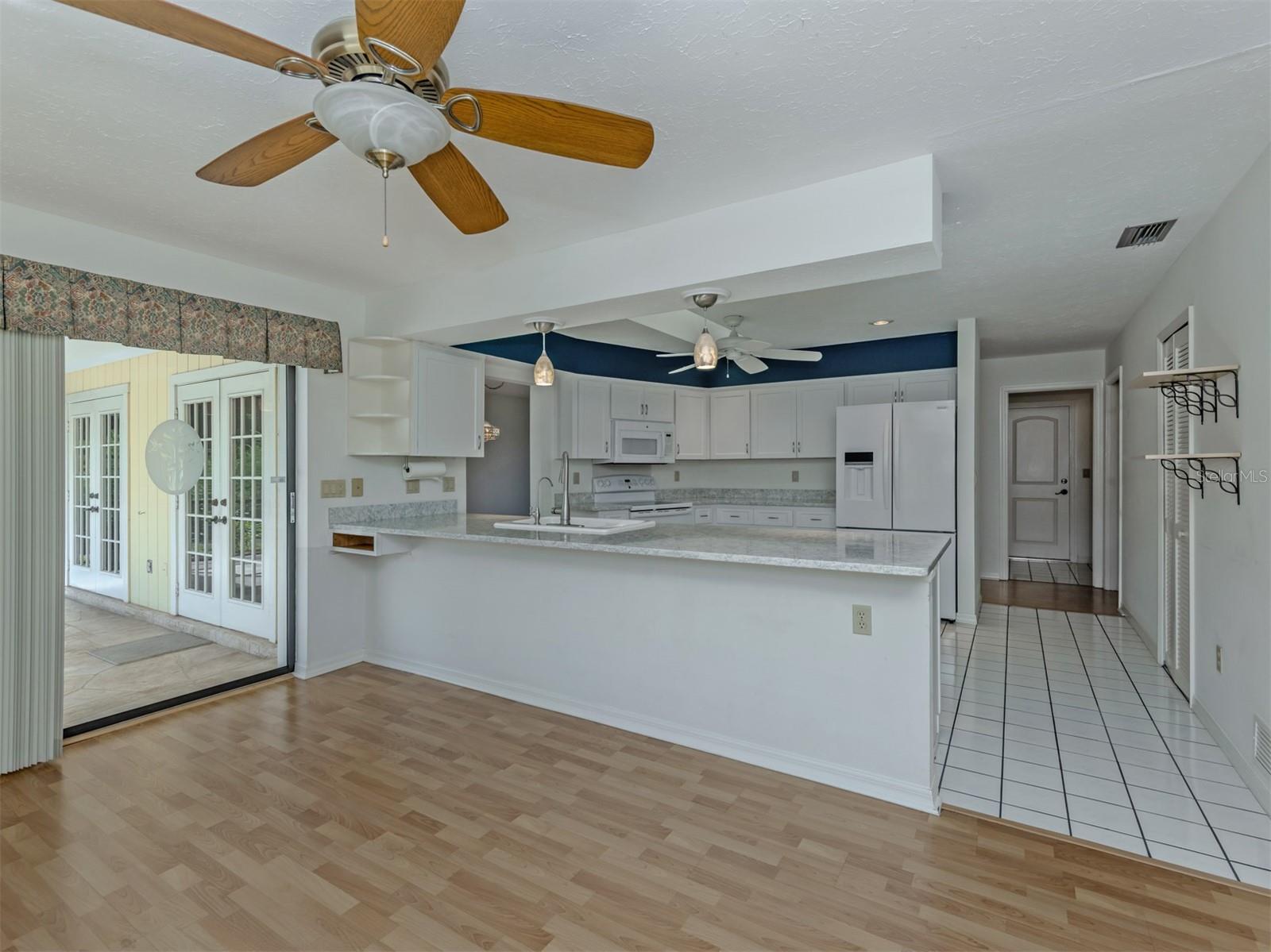 7068 Denmark St Property Photo 12