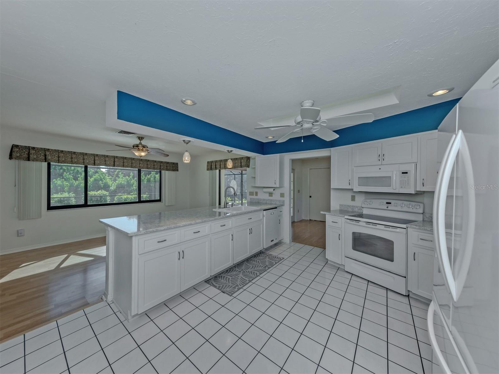 7068 Denmark St Property Photo 15