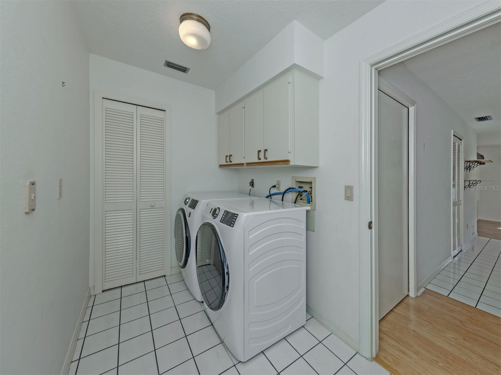 7068 Denmark St Property Photo 22
