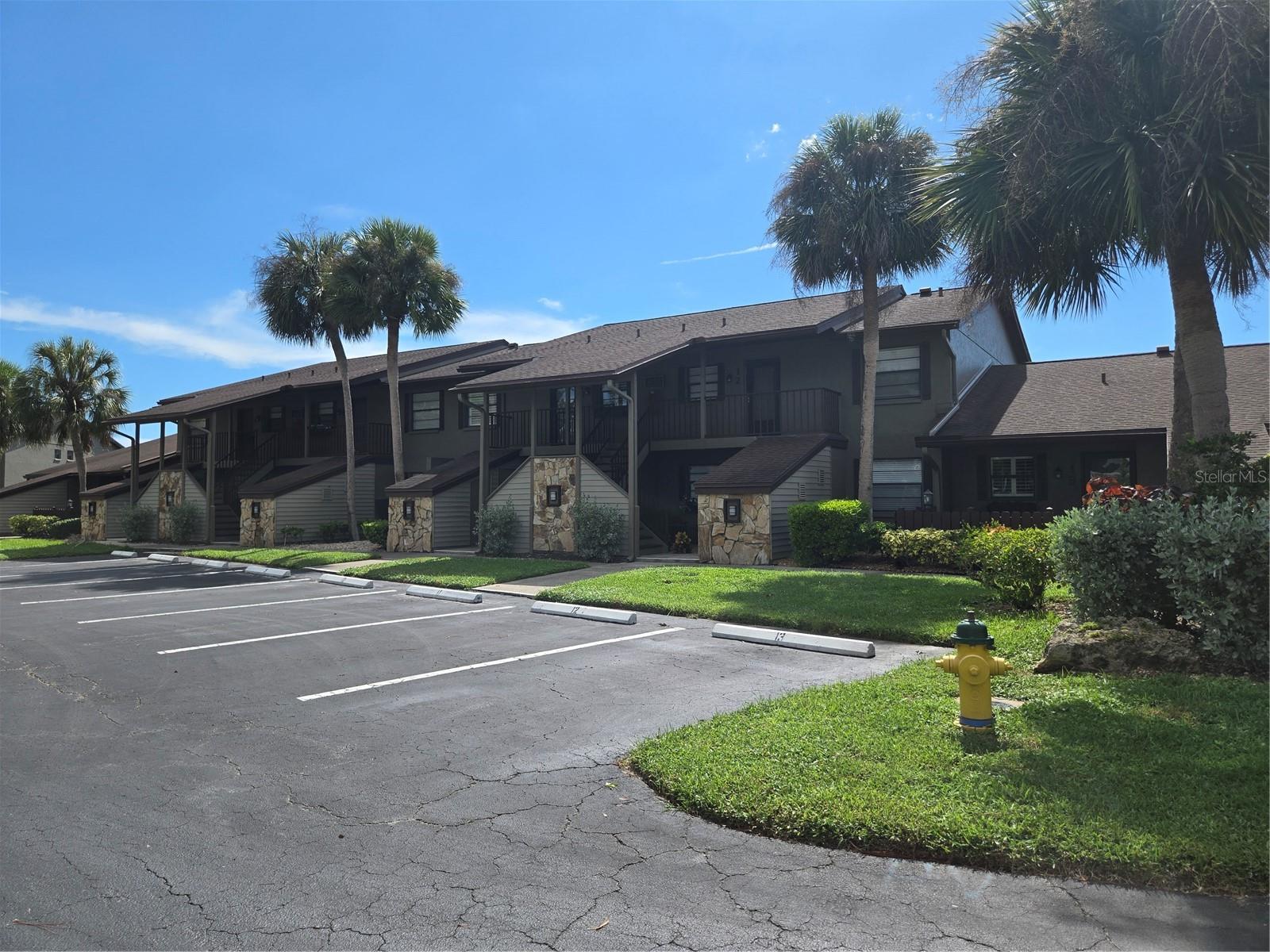 927 CAPRI ISLES BLVD #10 Property Photo 1