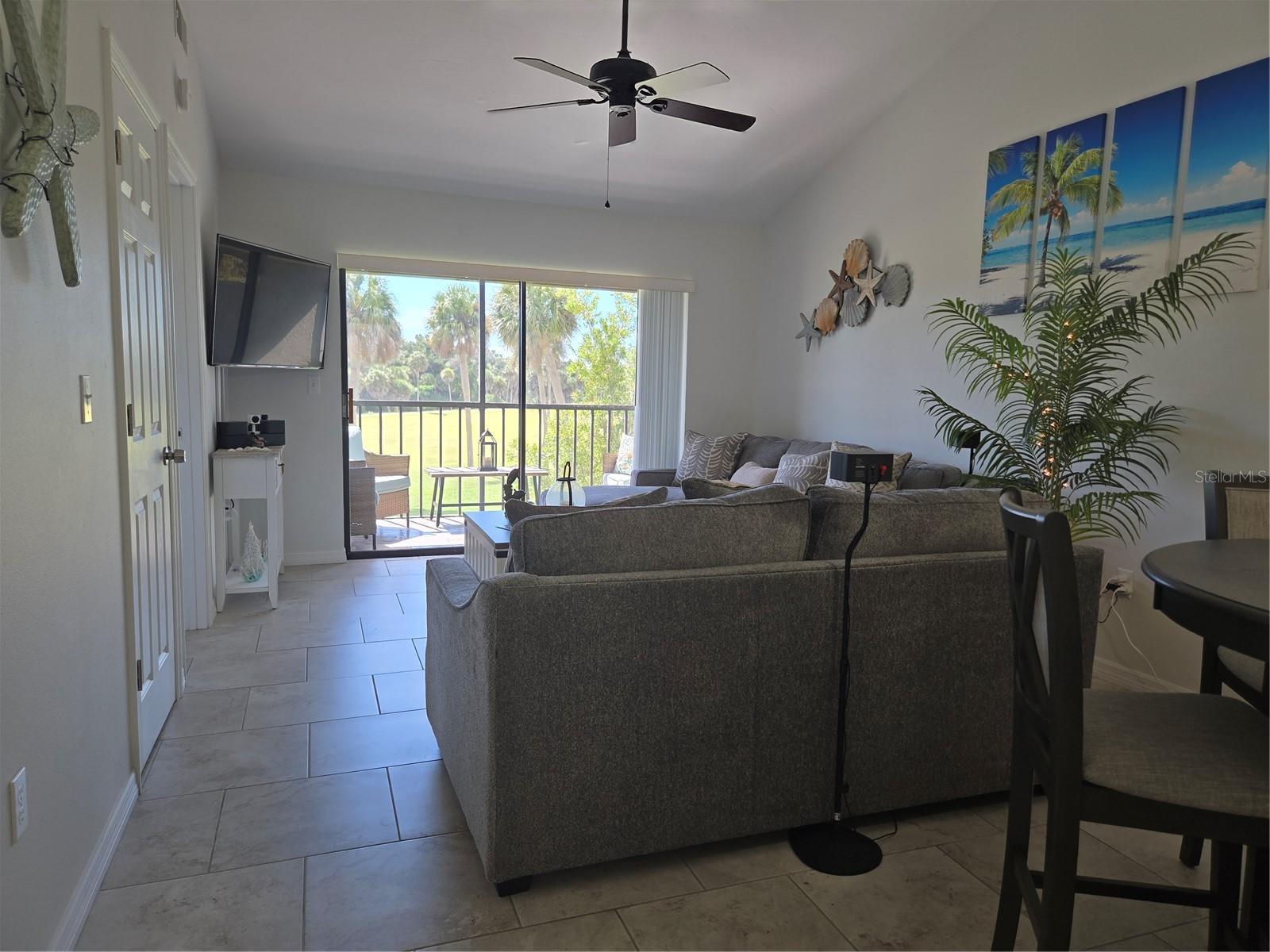 927 Capri Isles Blvd #10 Property Photo 4