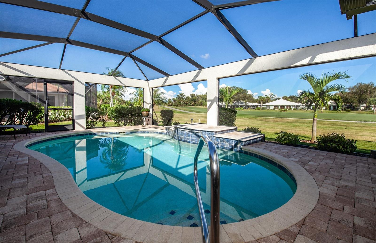 810 Carnoustie Dr Property Photo 8