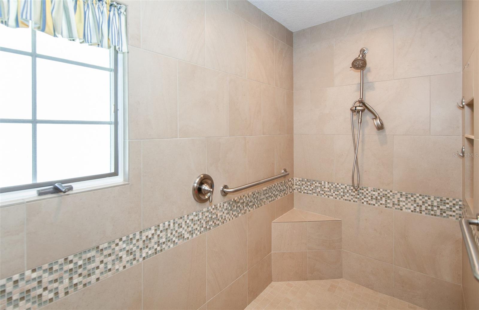 810 Carnoustie Dr Property Photo 43