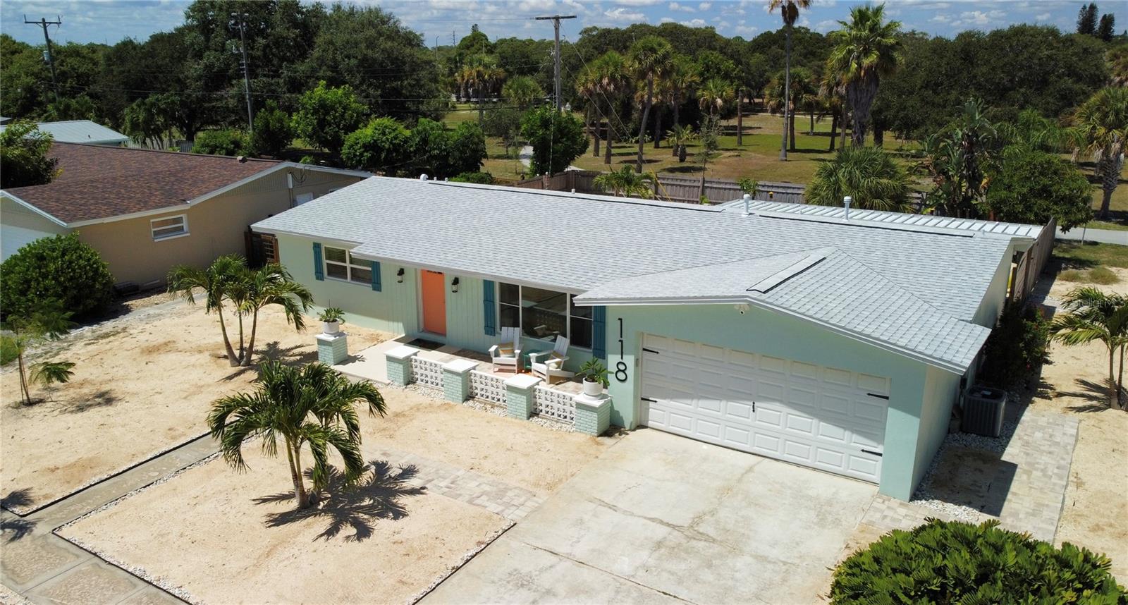 118 Bay Dr N Property Photo 1
