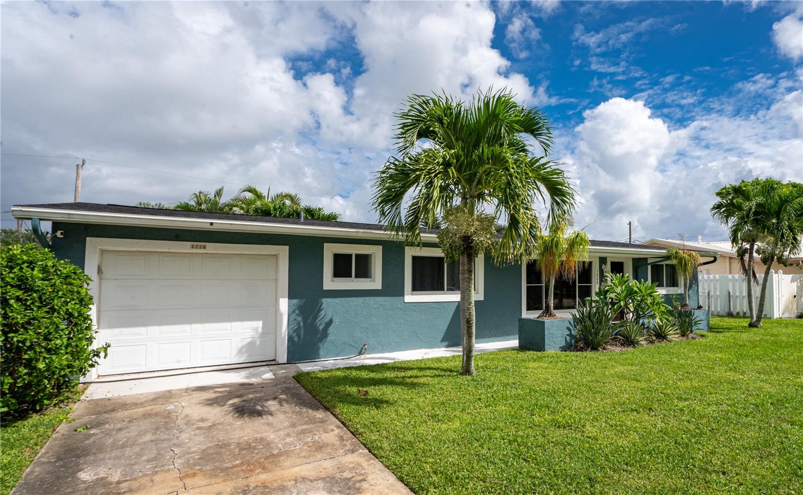 1228 Yacht Club Blvd Property Photo 1