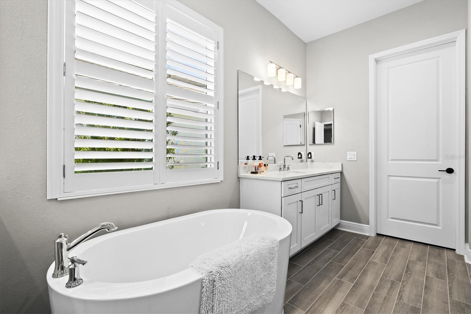 21221 Holmes Cir Property Photo 40
