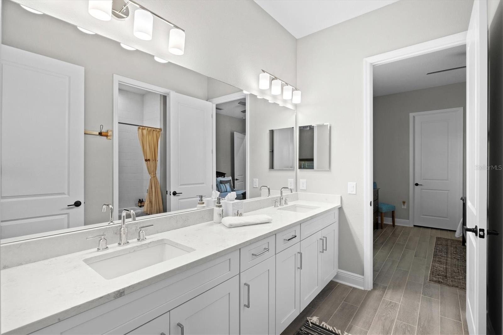 21221 Holmes Cir Property Photo 45