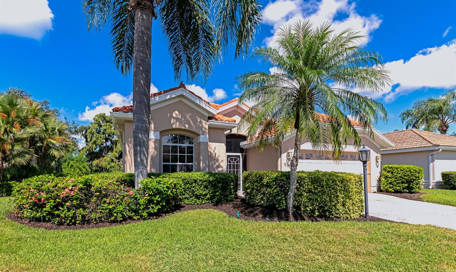 5113 FLAGSTONE DR Property Photo 1