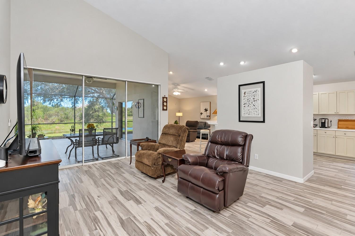5113 Flagstone Dr Property Photo 7