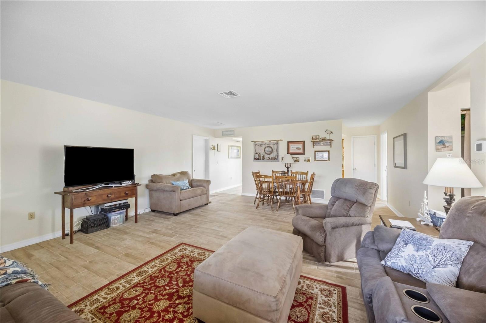 2655 Lear Rd Property Photo 4