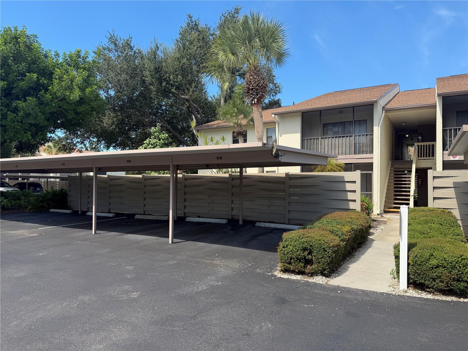 634 Bird Bay Dr E #201 Property Photo 1