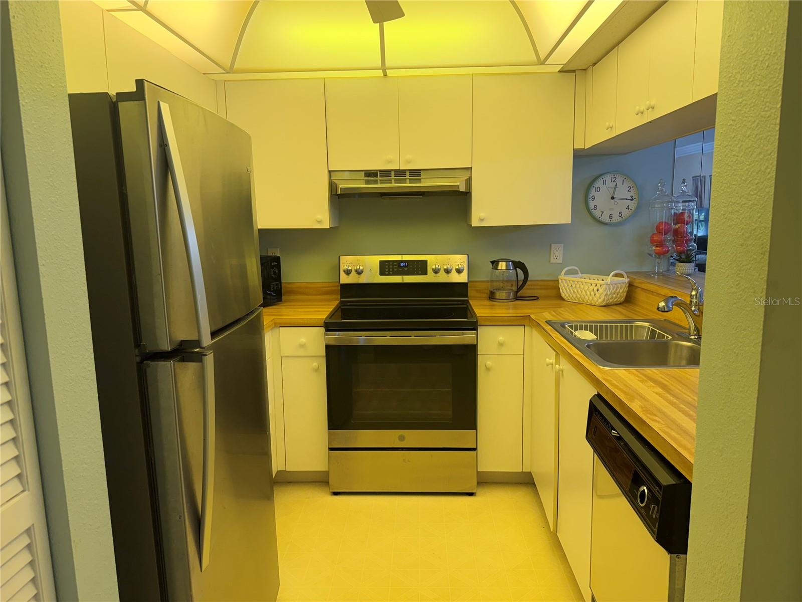 634 Bird Bay Dr E #201 Property Photo 7