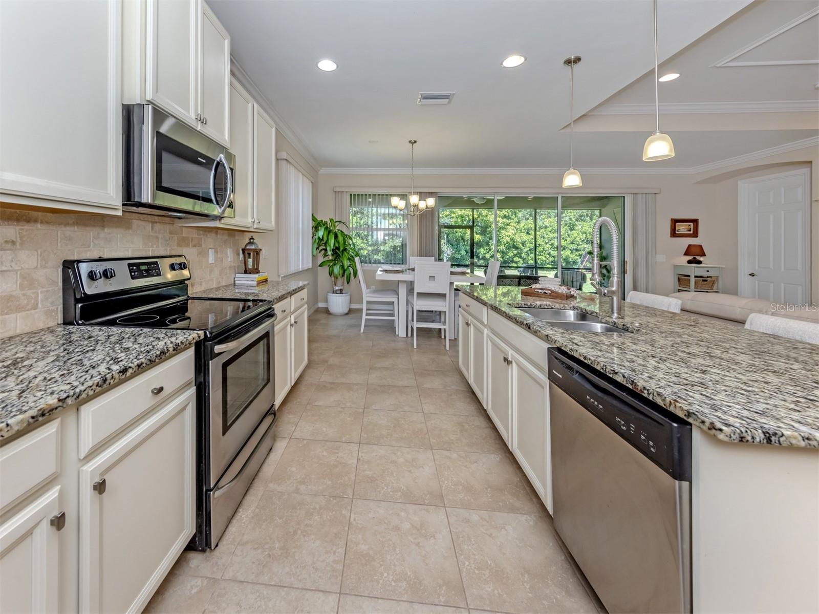 11666 Parrotfish St Property Photo 4