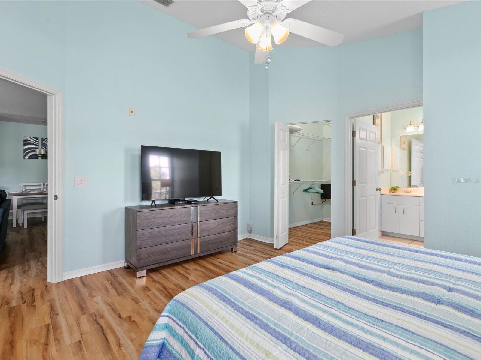 904 Addington Ct #204 Property Photo 19