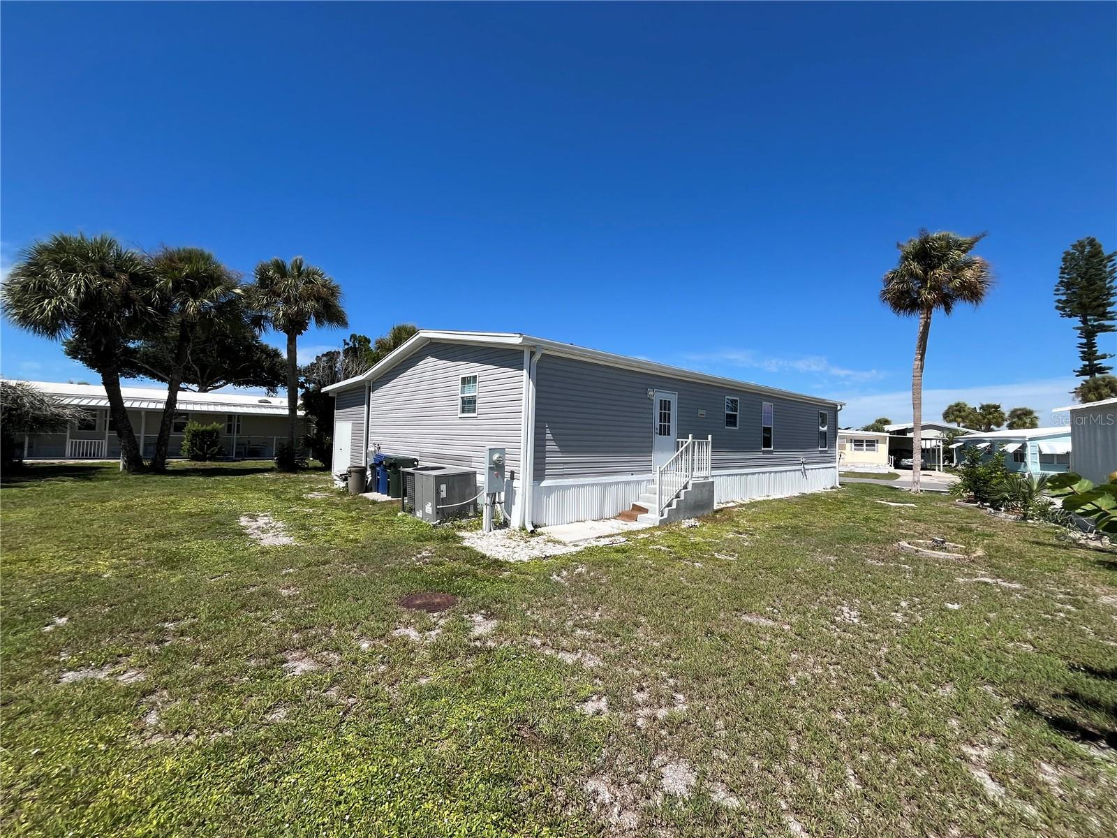 214 Como Dr Property Photo 2