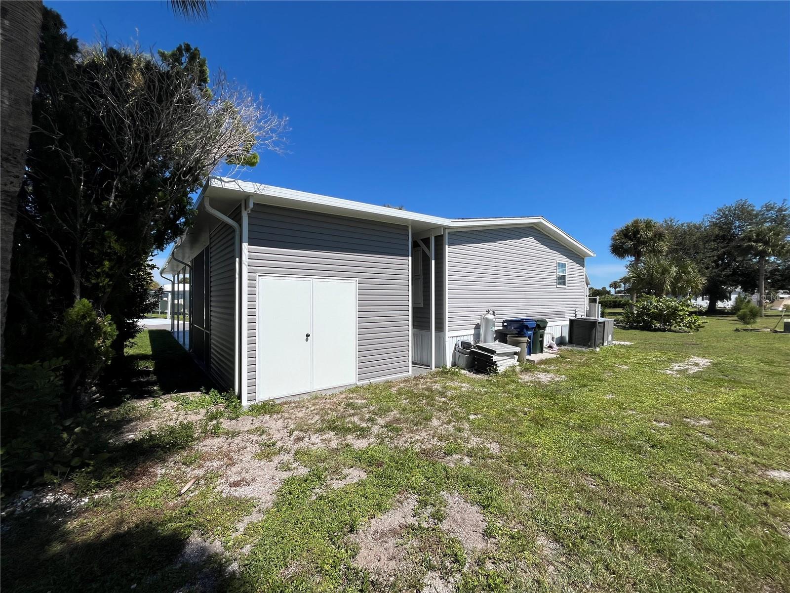 214 Como Dr Property Photo 3