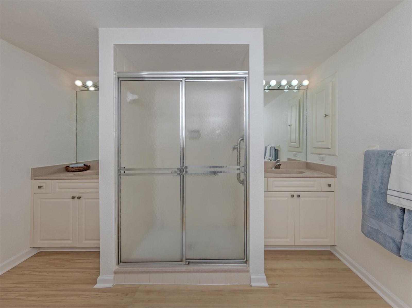 3220 Southshore Dr #24b Property Photo 17