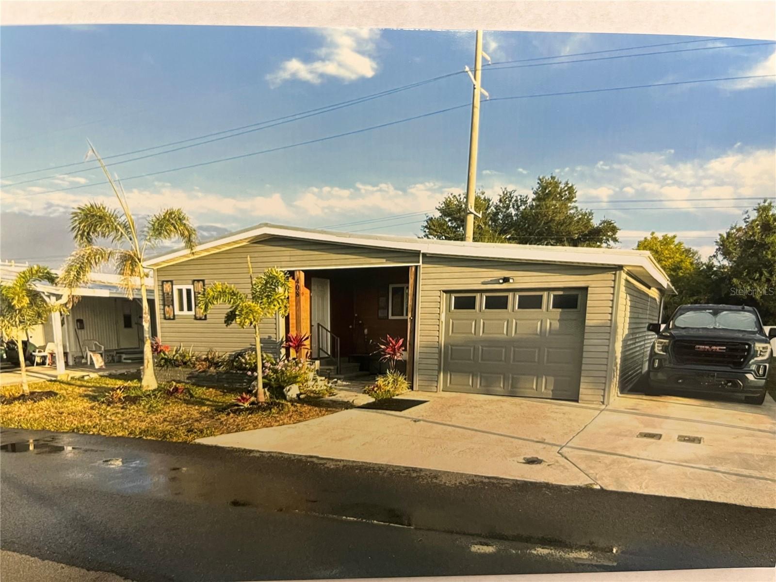 408 S CERVINA DR S Property Photo 1
