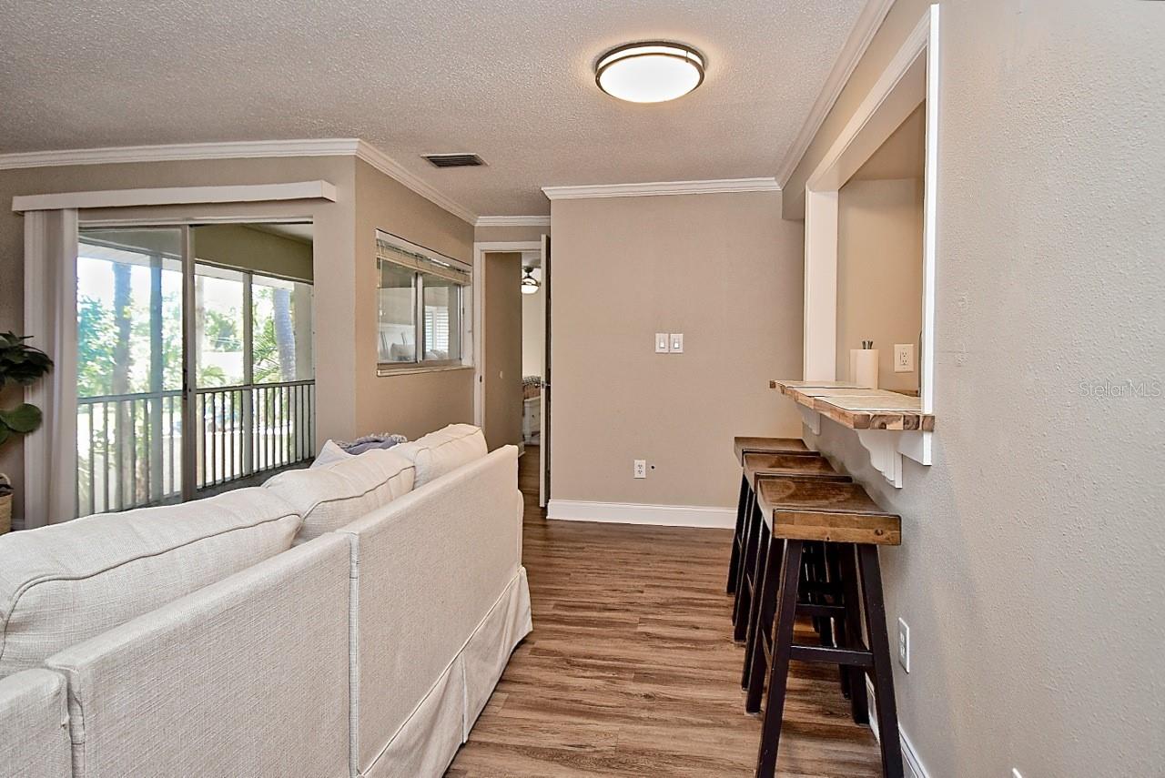 2121 Wood St #201 Property Photo 4
