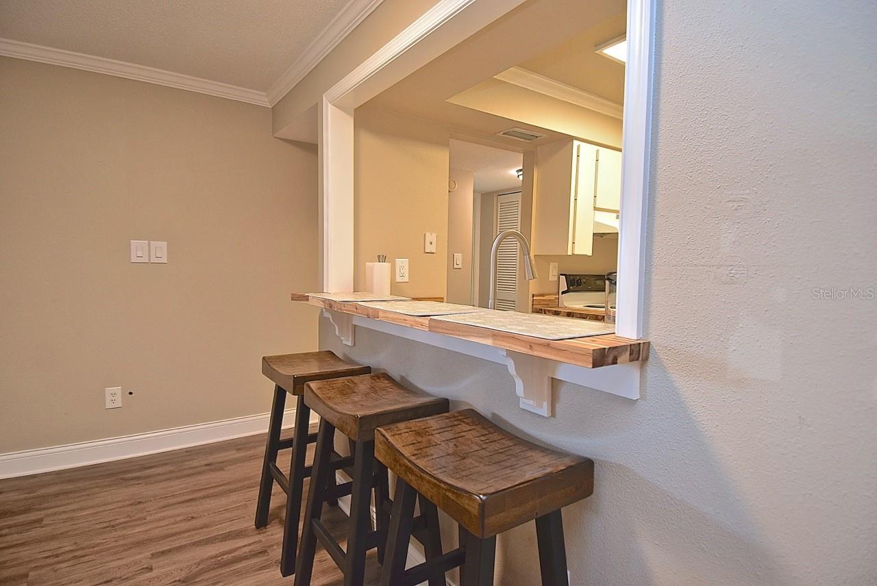 2121 Wood St #201 Property Photo 5