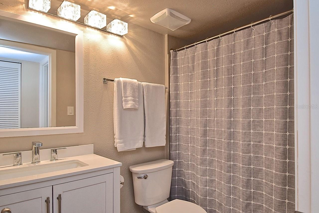 2121 Wood St #201 Property Photo 9